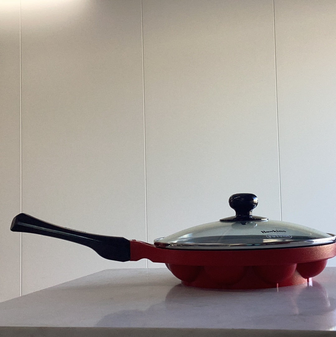 HAWKINS APPE PAN  22CM