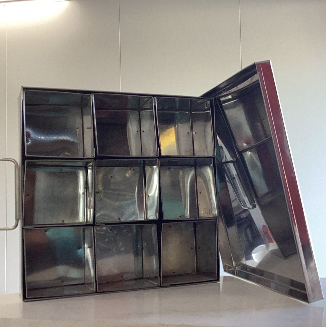 SS SPICE BOX WITH LID 9COMP