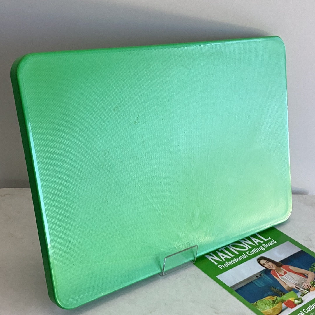 CHOPPING BOARD - GREEN