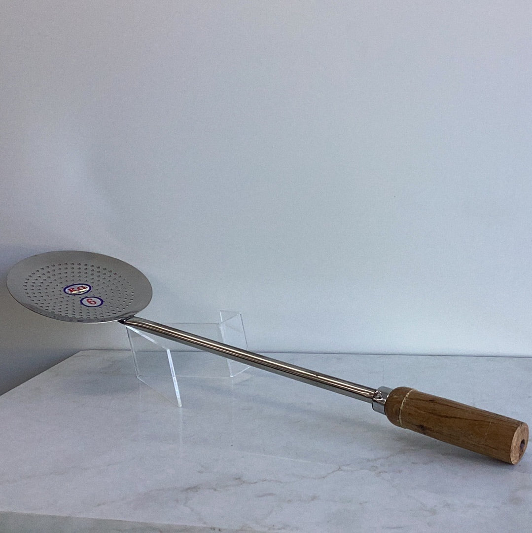 LADLE WITH HOLE SIZE 6