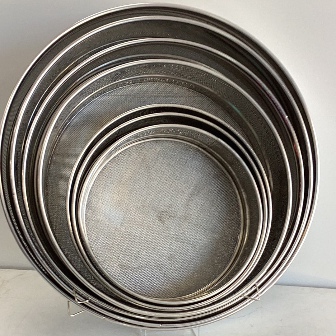 FLOUR SIEVE 13''
