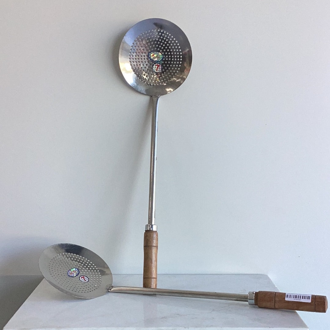 LADLE WITH HOLE SIZE 7